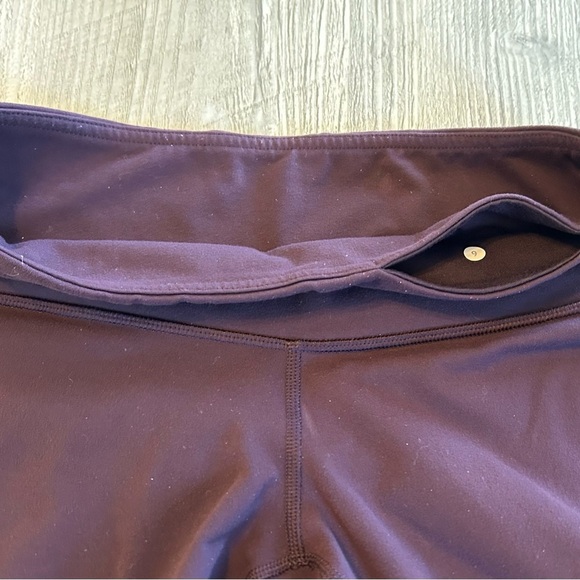 Lululemon Black Cherry Color Align Crop Leggings Size 6 W6AMPS Pilling **Read**. - Picture 8 of 13
